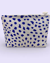 Load image into Gallery viewer, Travel cosmetic bag