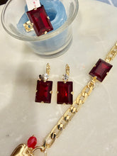 Load image into Gallery viewer, Baguette style Clear (Mol) stone with chain links bracelet by Mariana-YG