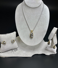 Load image into Gallery viewer, Carvao Lava Earrings