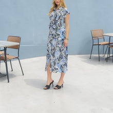 Load image into Gallery viewer, Eileen blue short sleeve midi dress